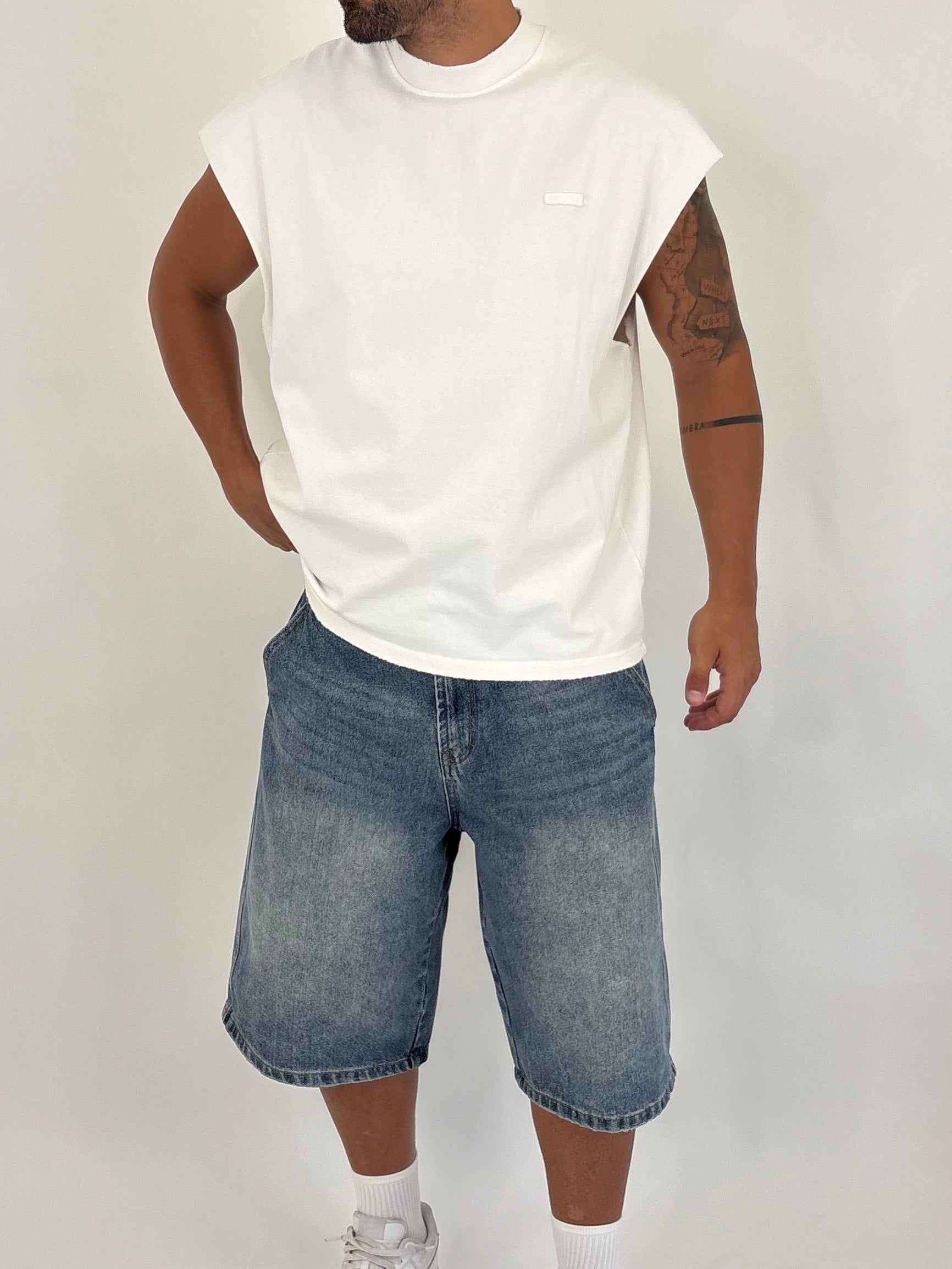 White Minimal Tank