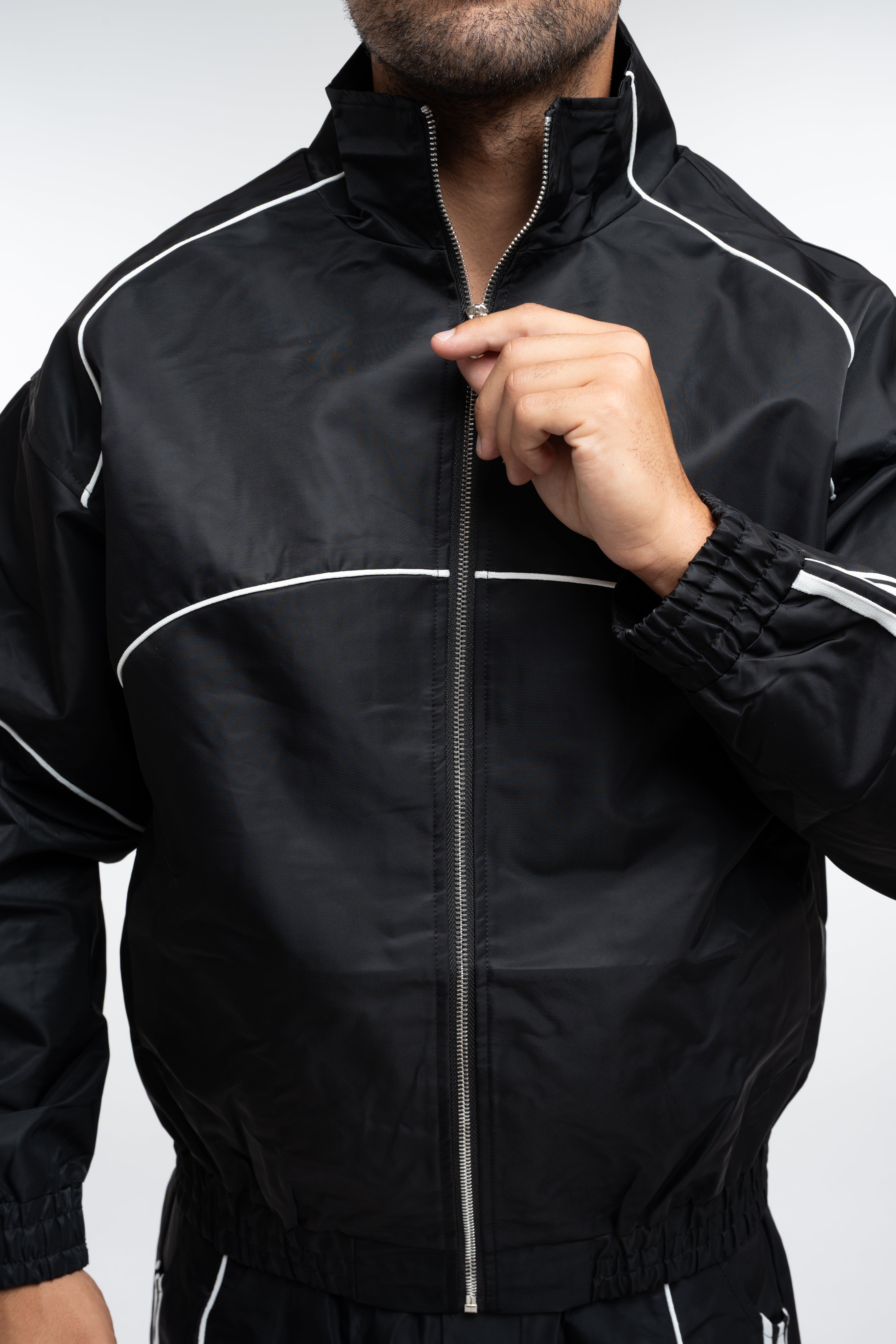 CONTRAST OUTLINE SET BLACK