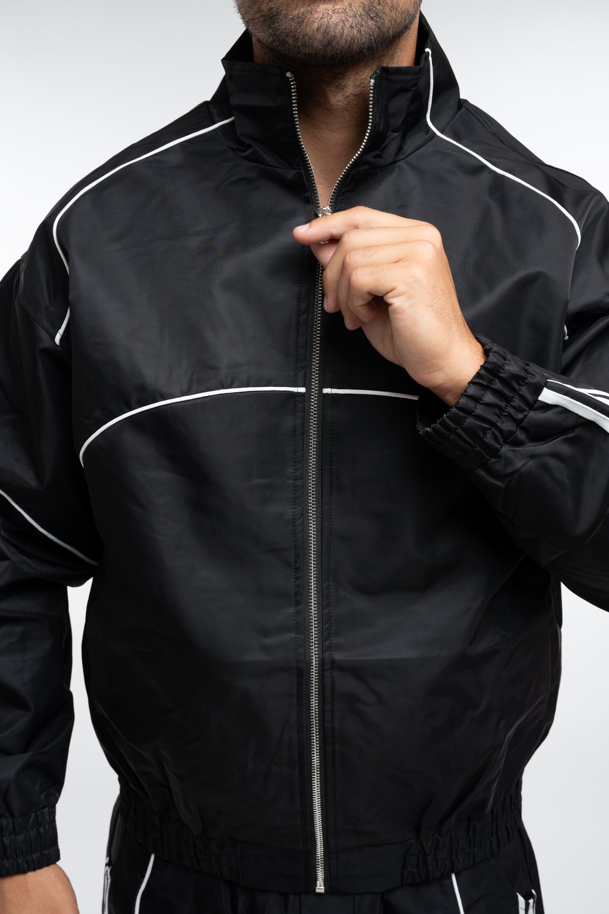 CONTRAST OUTLINE SET BLACK