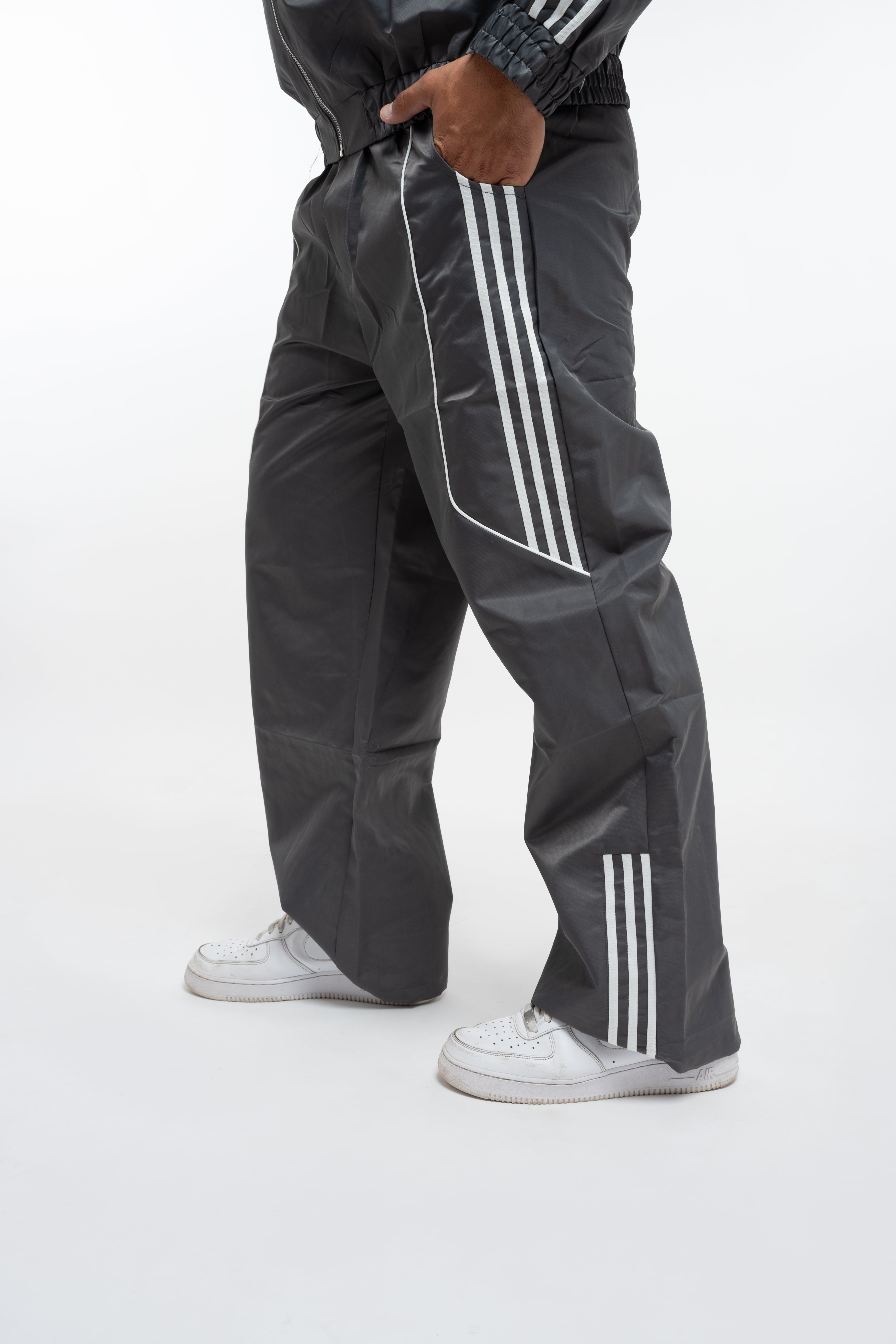 CONTRAST OUTLINE SET GREY