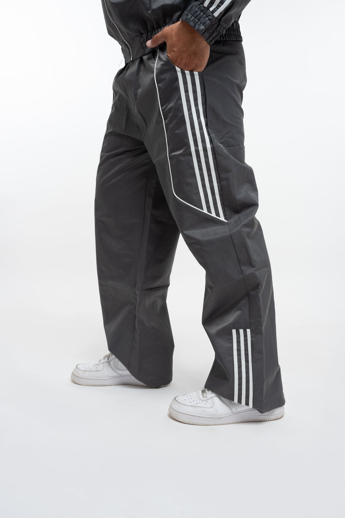 CONTRAST OUTLINE SET GREY
