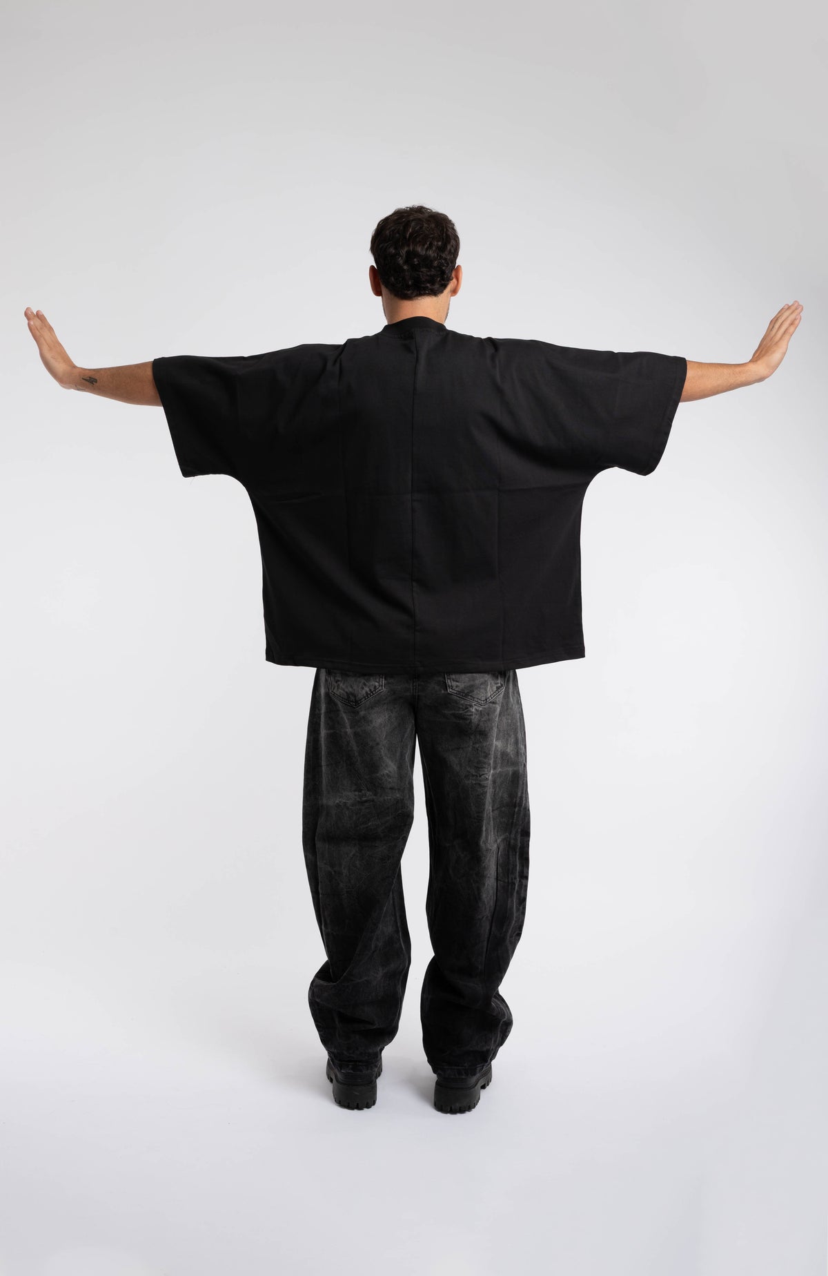 T-SHIRT OVER BODRUM BLACK